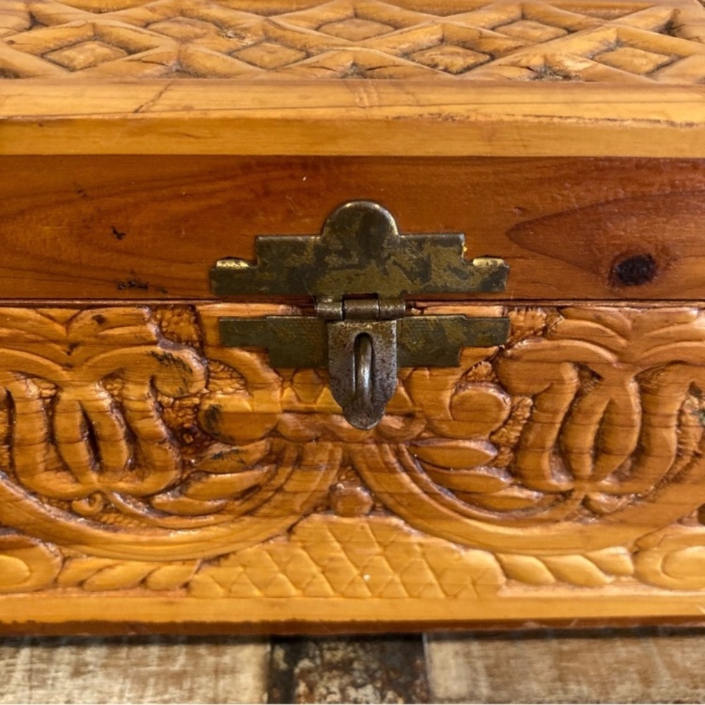 Scenic Carved Wood Box Document Box Glove Box Box Decorative Jewelry Box - Picture 13 of 16